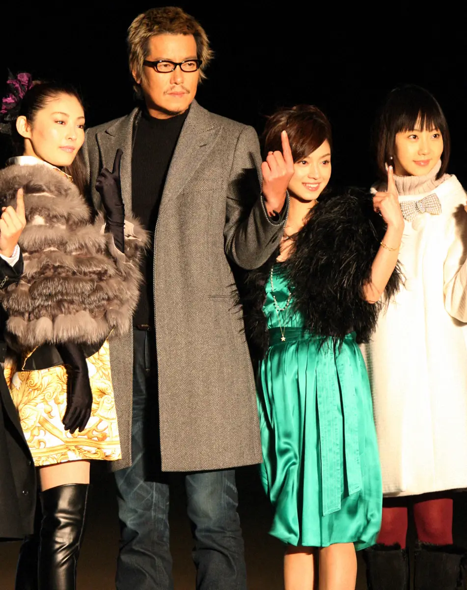 映画「20世紀少年―第2章―」イベントに出席した（左から）常盤貴子、豊川悦司、平愛梨、木南晴夏（2009年1月撮影）
