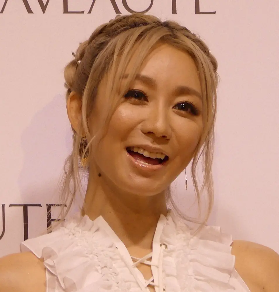 【画像・写真】倖田來未　空港で自身がカバーした曲の人気歌手とバッタリに「ビックリなツーショット」の声