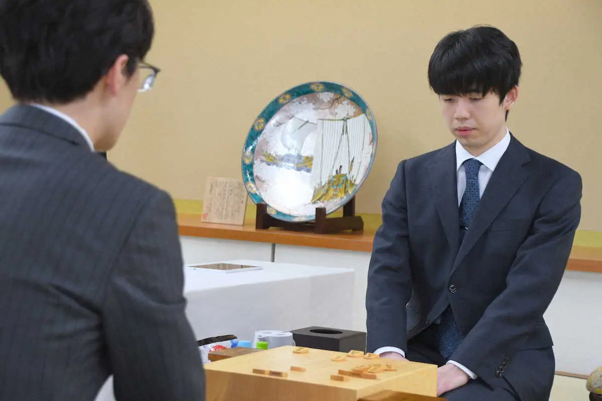 【画像・写真】藤井叡王「良い内容」誓った　挑戦者・伊藤七段「時間配分意識」　叡王戦5番勝負第2局前夜祭