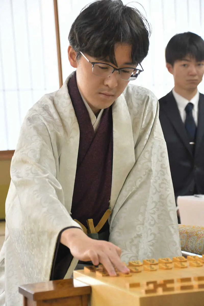 【画像・写真】【叡王戦】伊藤七段、13局目で対藤井戦初勝利　11敗1持将棋の末に「1つ結果が出たことは良かった」