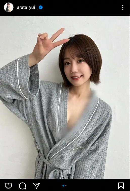 【画像・写真】“美しすぎるラウンドガール”新唯　バスローブ・ショット公開に「ボカシが良い」「素晴らしい」