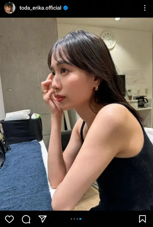 【画像・写真】戸田恵梨香　黒キャミ姿の近影公開、3カ月ぶりのインスタ更新に「やっぱりお綺麗」「ビューティフル！」