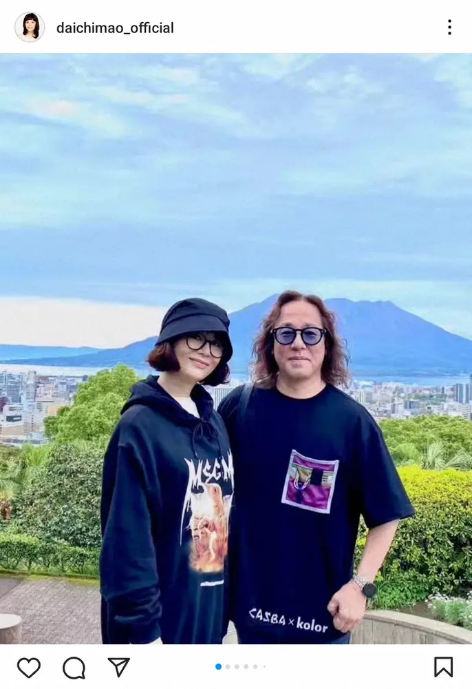 【画像・写真】大地真央　ブルゾン&デニムのカップルコーデで鹿児島旅「夫が買ってくれました」可愛い傘のプレゼントも