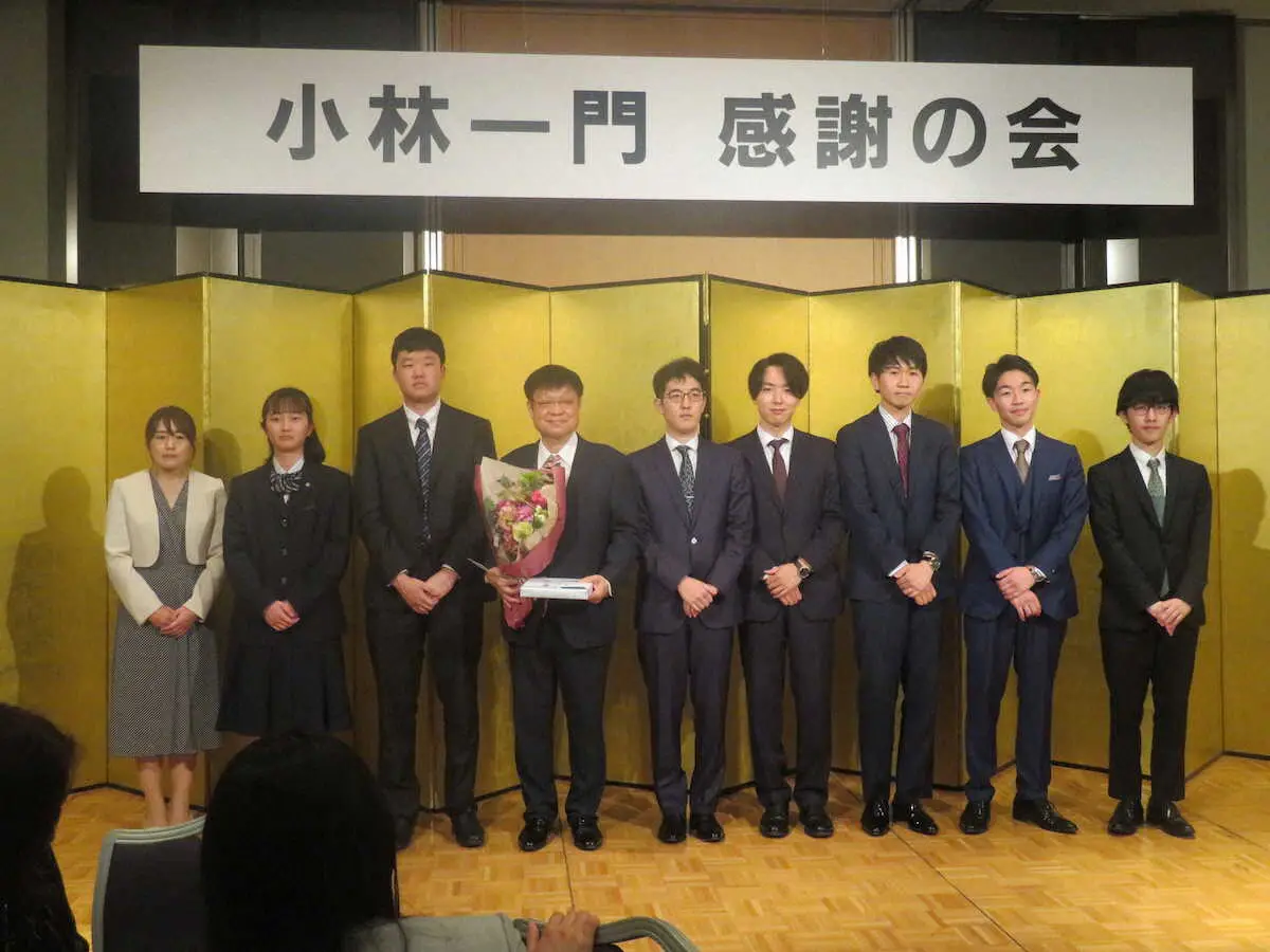 【画像・写真】小林九段　弟弟子・杉本八段が「師匠として全然かなわない」　棋士8人輩出し一昨年引退