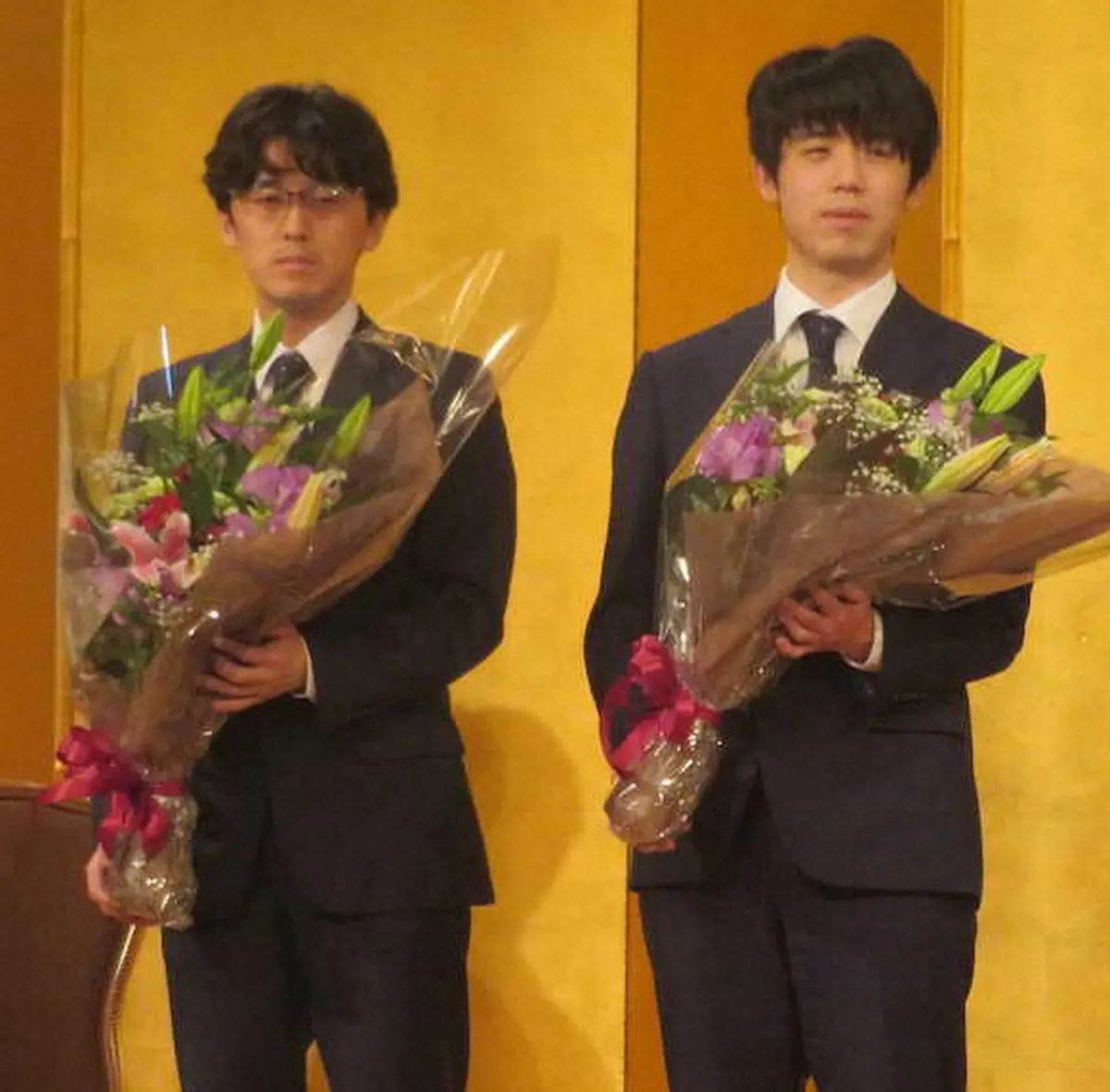 【画像・写真】藤井叡王　不二家のおやつ「楽しみ」　叡王戦第3局前夜祭