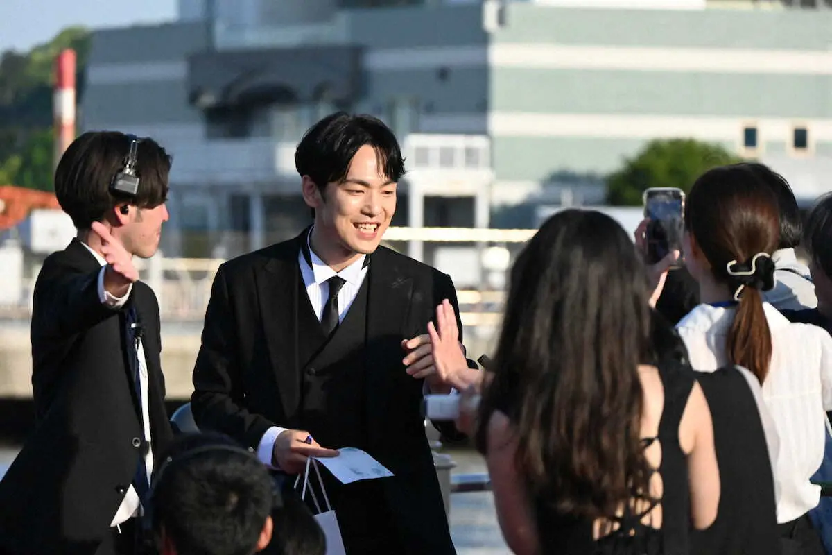 【画像・写真】キム・ジョンヒョン　横浜国際映画祭に出席　韓国や台湾からもファンが応援「ありがとうございます」