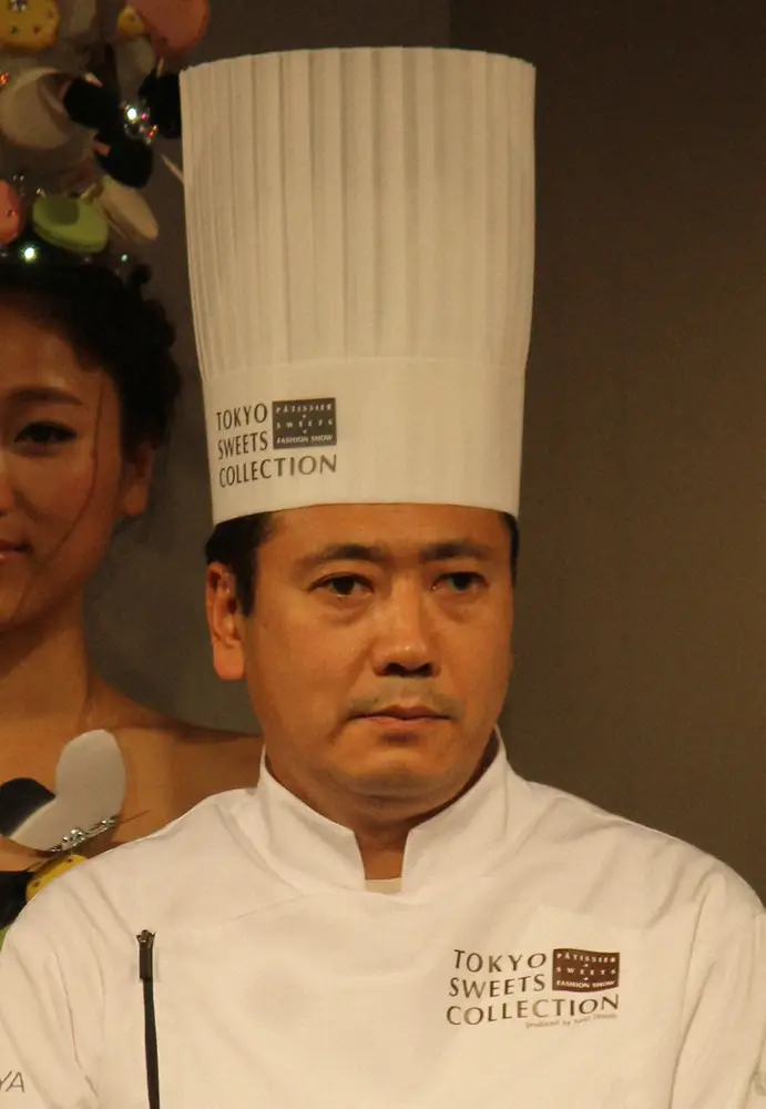 【画像・写真】鎧塚俊彦氏　誰？「毎朝こんな感じ」衝撃のヘアスタイルに「ムロツヨシ」「たむけん」「江頭」の声
