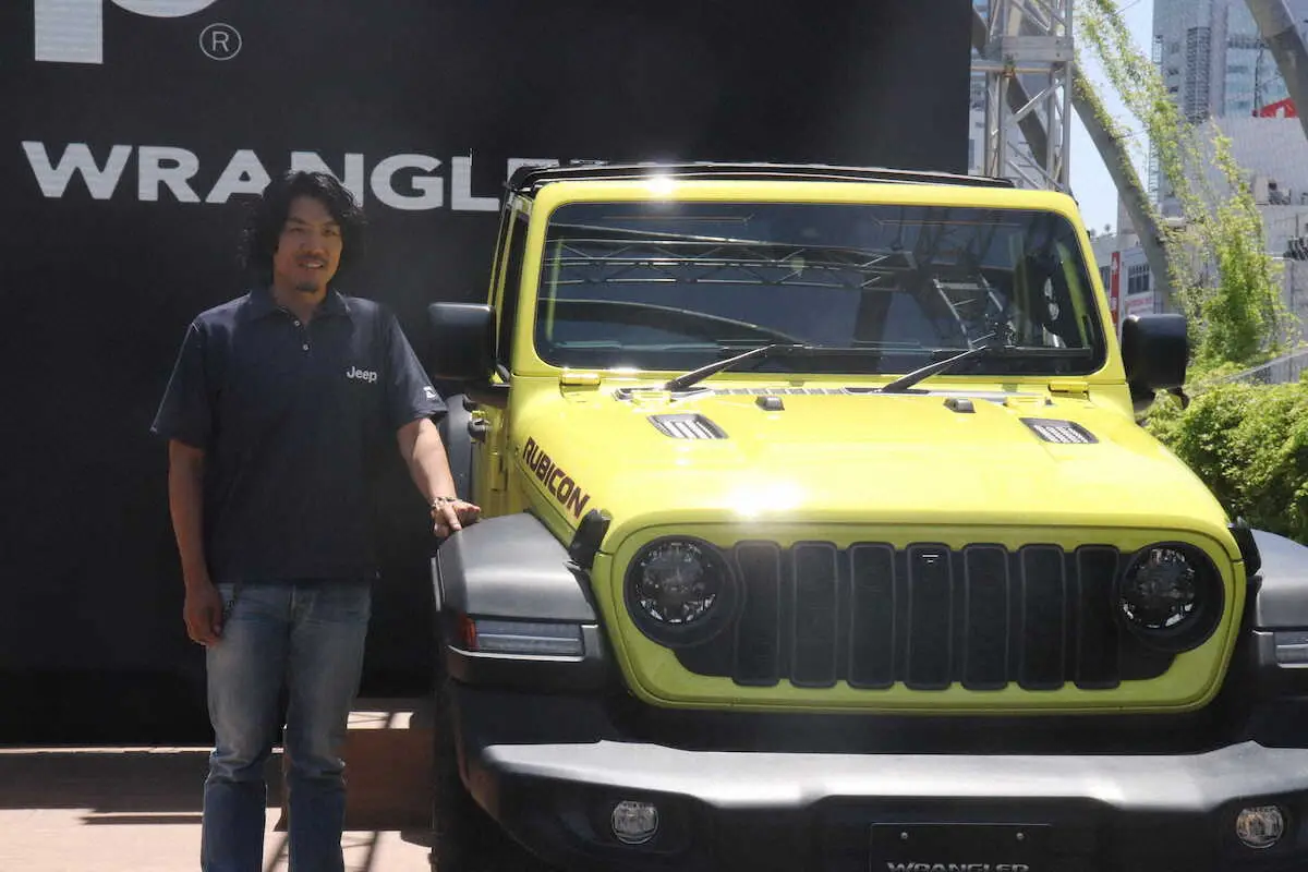 【画像・写真】アフロじゃない！トータルテンボス藤田が“50歳イヤー仕様”ミディアムヘアでジープと大人コラボ