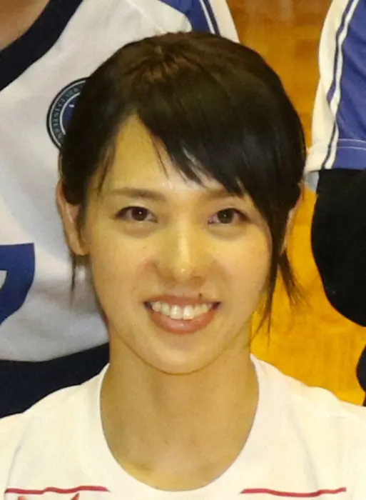 【画像・写真】迫田さおりさん「完全に太ったね。顔なんてパンパン…どうしようもない」ポスターと並んだ姿比較し自虐