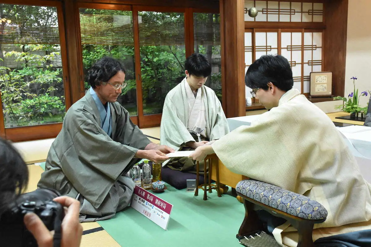 【画像・写真】【名人戦・第4局1日目】藤井名人　横歩取りらしい大駒乱舞　4年足らずでタイトル戦24都道府県目