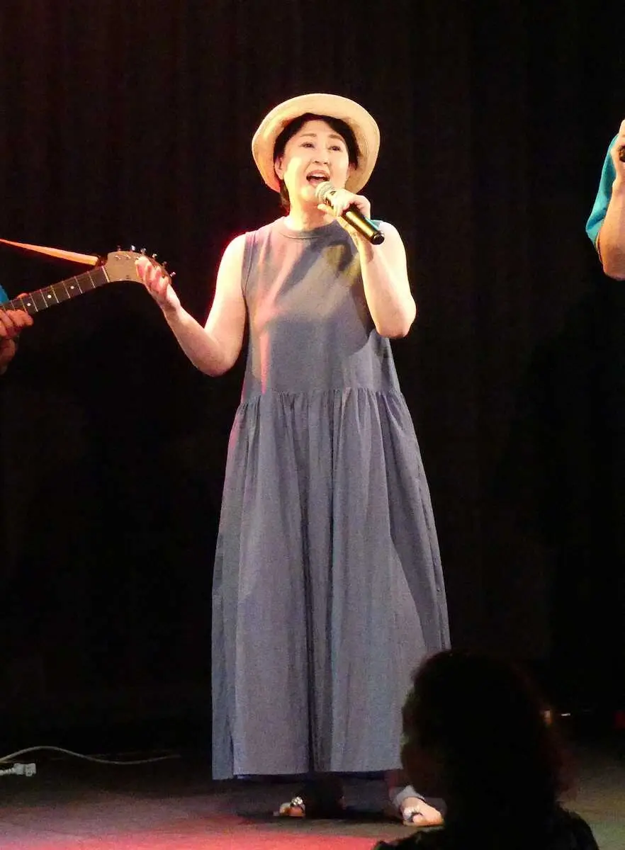 【画像・写真】畑中葉子　故郷・八丈島で凱旋熱唱　デビュー45周年記念イベントで地元ファンと交流