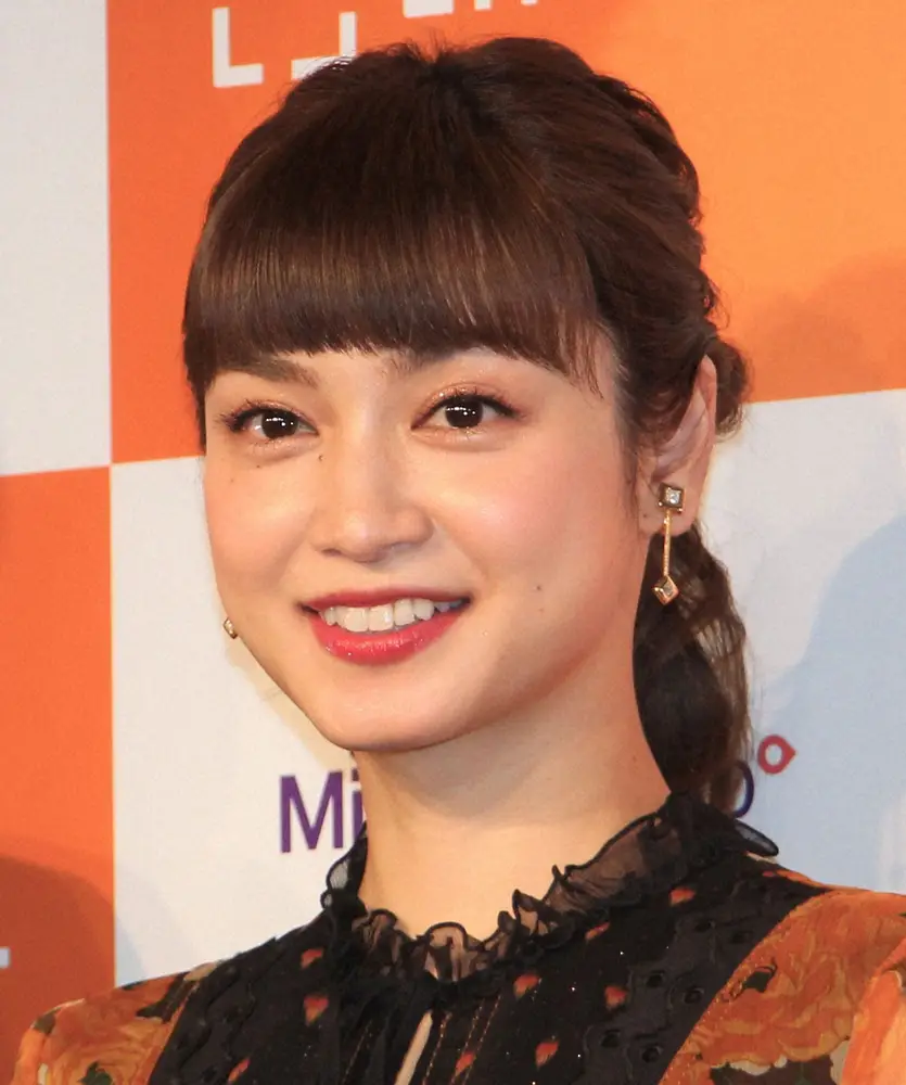 【画像・写真】平愛梨　4人の子供連れ「久々に」夫・長友佑都の試合観戦　同点ゴールに「育児疲れが全て吹っ飛んだ」