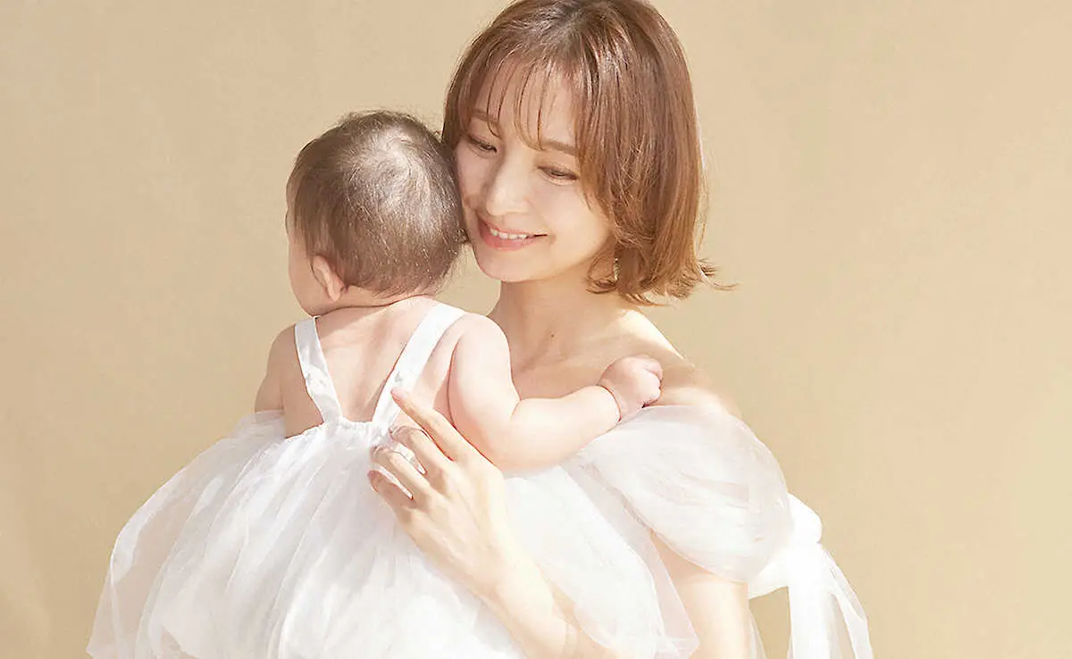 【画像・写真】篠田麻里子　5・25博多阪急でイベント　プロデュースするママ、ベビー向けスキンケアブランドを語る
