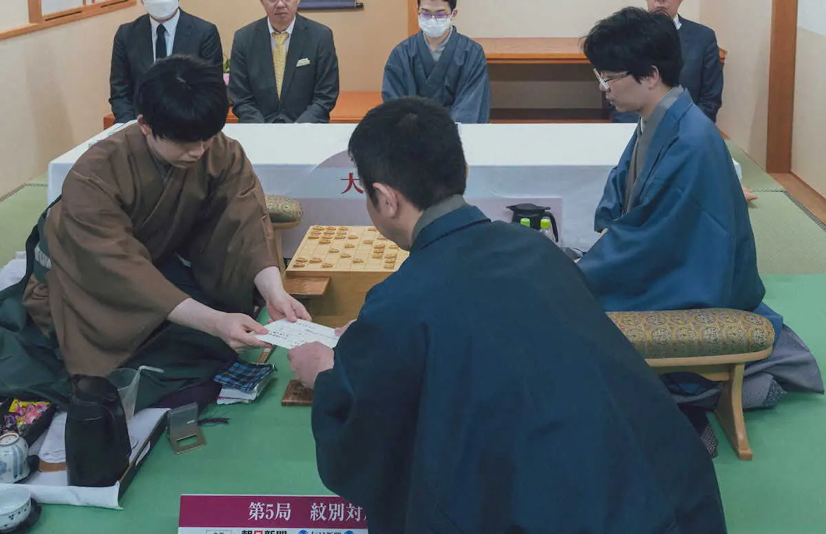 【画像・写真】豊島九段　藤井名人戦で初「振り飛車」　名人戦第5局第1日