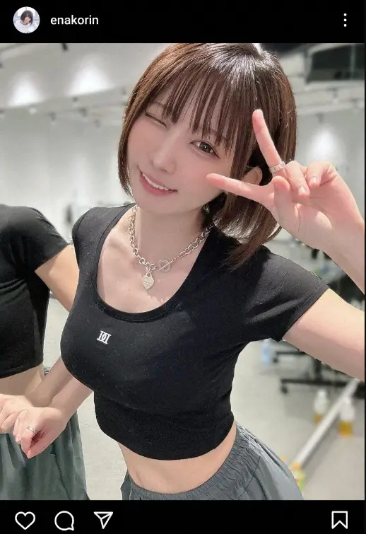 【画像・写真】えなこ　スポーティー・スタイル披露に「健康的でスタイル抜群」「ボディラインがたまらんね！」