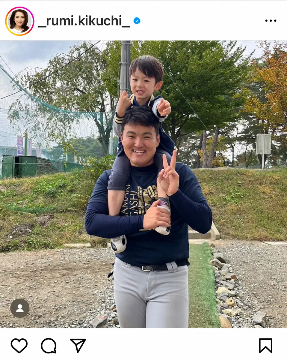 【画像・写真】菊池雄星の妻・深津瑠美さん　夫の後輩・佐々木麟太郎が4歳・長男を肩車「レオとたくさん野球で…」