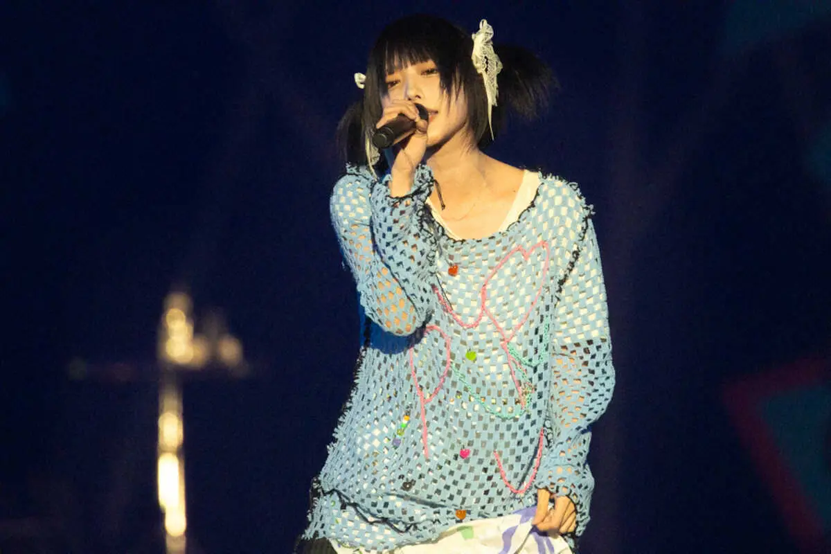 【画像・写真】あの　粗品に「優しいね」熱愛説否定の2人が登場　音楽フェス「Yogibo　BOOM　TOKYO」