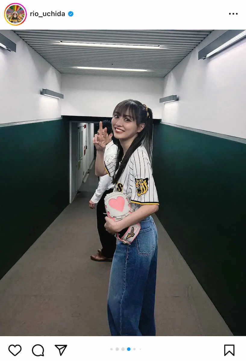 【画像・写真】笑顔でピース！内田理央公式インスタグラム（@rio_uchida）から。