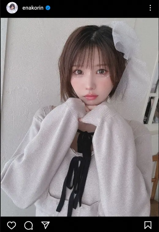 【画像・写真】えなこ　人気ブランドとのコラボ服姿披露に「レベチ」「素敵な表情」「か、か、可愛い」「可愛すぎ」