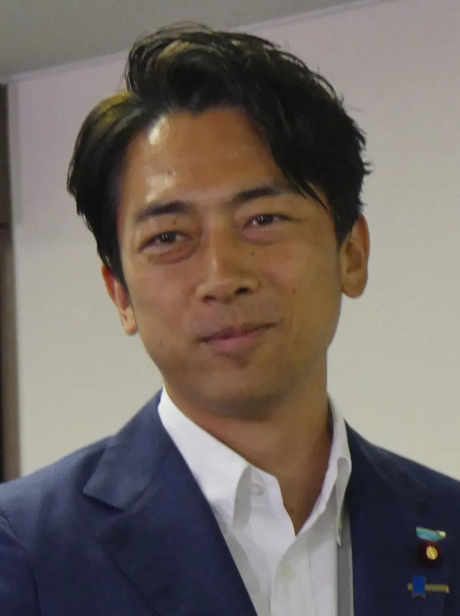 【画像・写真】愛犬家・小泉進次郎氏「今朝の会議の後の栄養補給は…」　小腹が空いた時の可愛いすぎる対処法紹介