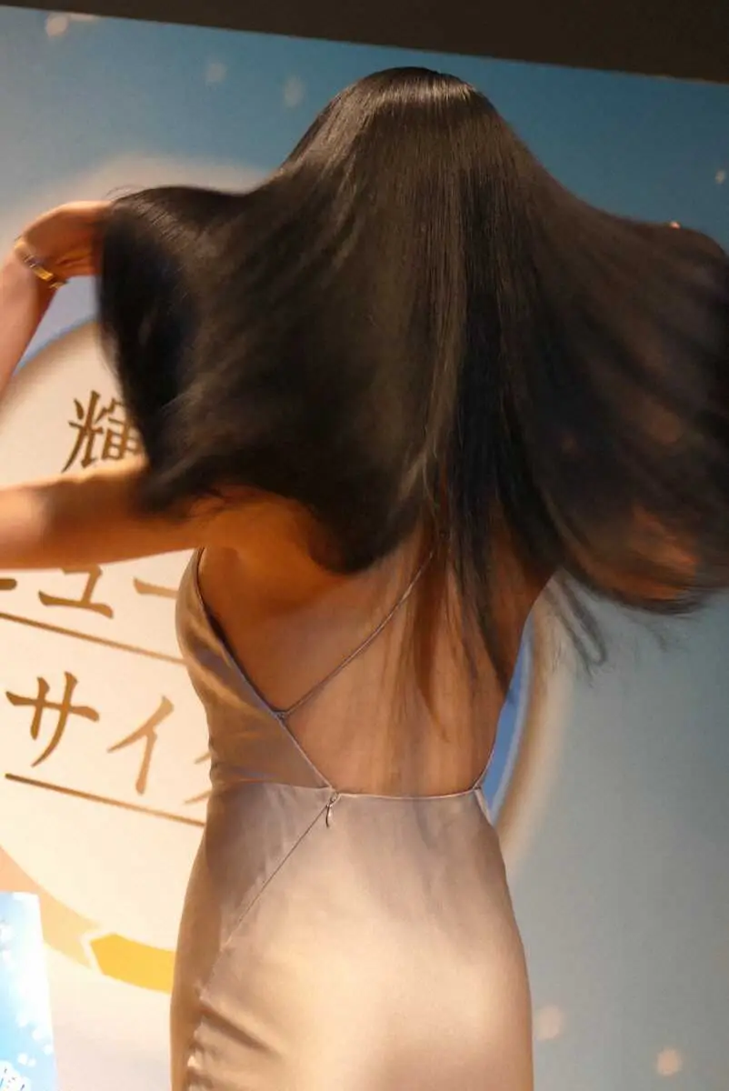 【画像・写真】冨永愛　美髪の秘訣明かす　最近気になるヘアスタイルは「凄くかっこいいと思うのがグレーヘア」