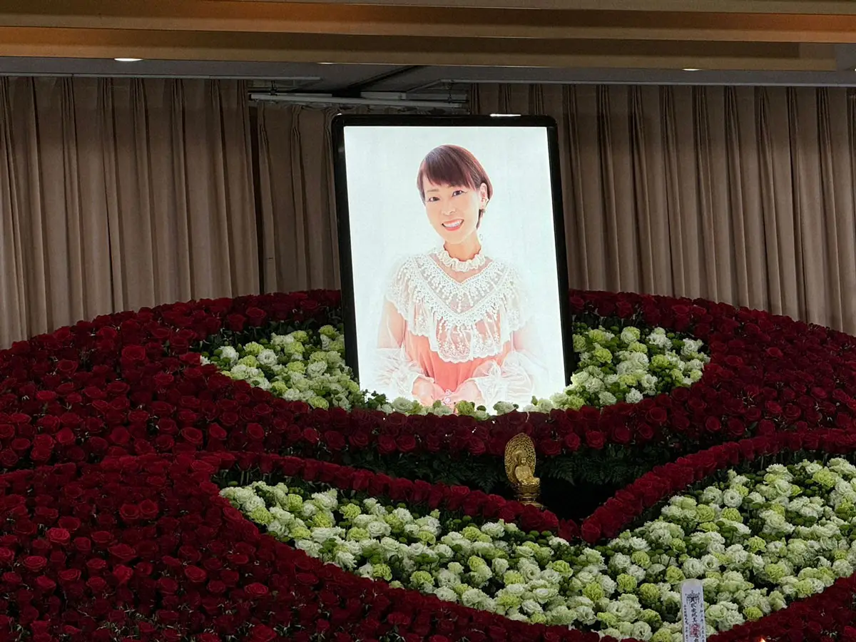 【画像・写真】門倉有希さん葬儀・告別式　200人が参列、最後の別れ　「ノラ」流れ涙する参列者も