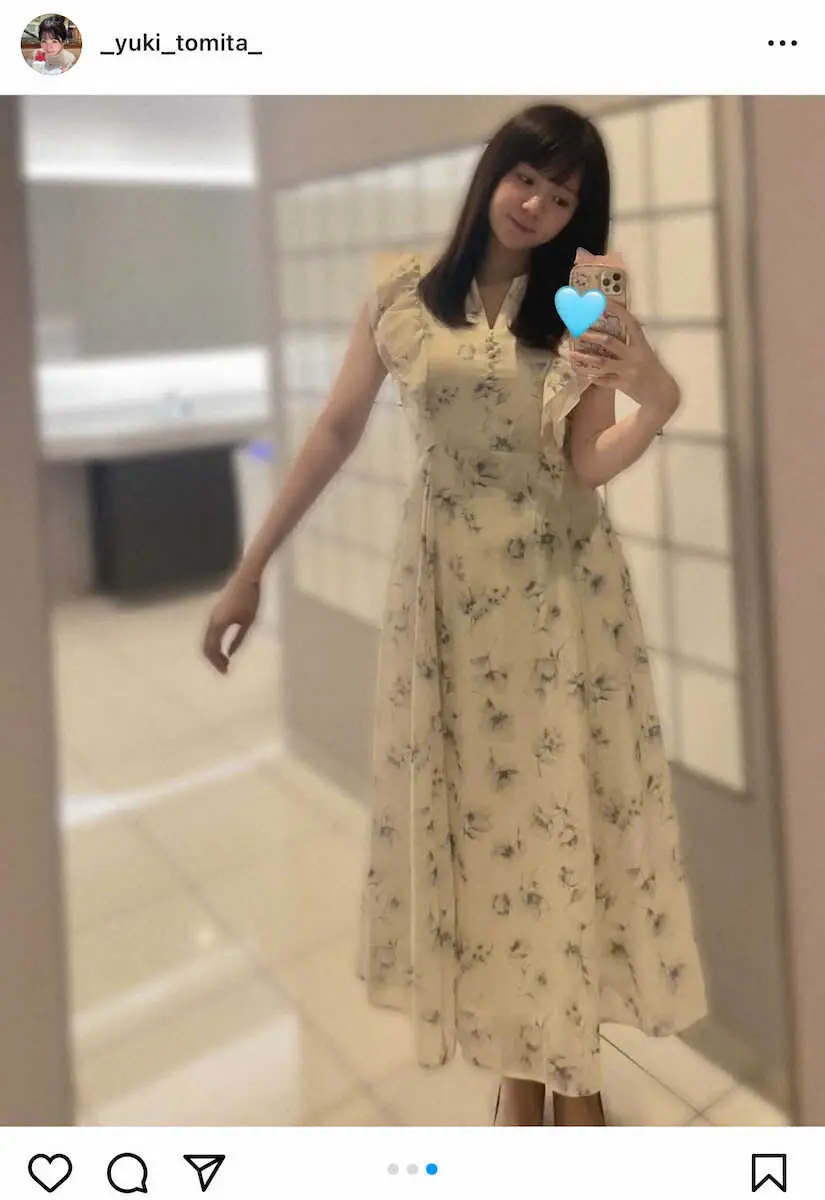 【画像・写真】競馬中継で人気のテレ東アナ　花柄の袖なし白ワンピースS！「涼しげで可愛い」「爽やか」などの声