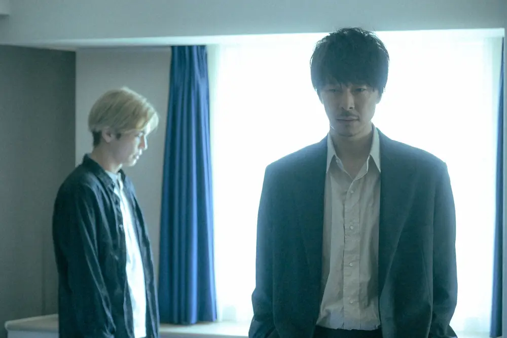 【画像・写真】TBS系「アンチヒーロー」で主演を務めた長谷川博己（右）と共演の岩田剛典