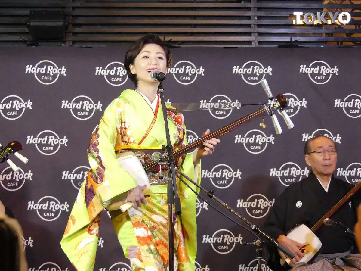 【画像・写真】長山洋子　新曲「白神山地」で約6年ぶりの三味線立ち弾き　「日本の和を海を越えて見てほしい」