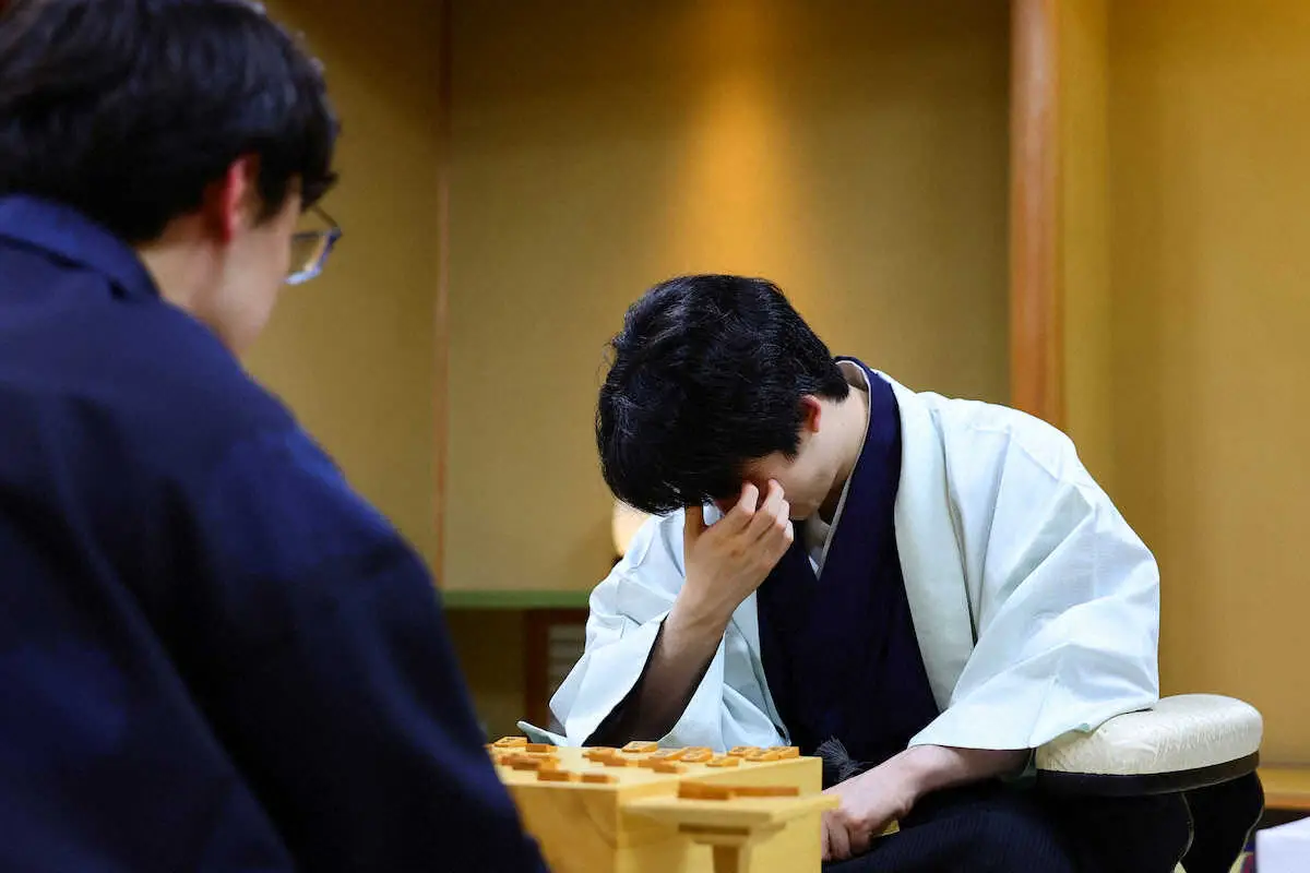 【画像・写真】藤井叡王　8冠陥落　初めて負けた　タイトル戦22連覇でストップ　伊藤七段に“また泣かされた”