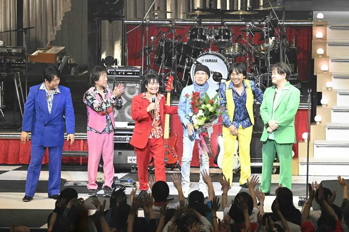 【画像・写真】スタレビ　喉頭がんで声帯切除のメンバー・林がサプライズ登場した感動シーンをYouTubeで公開