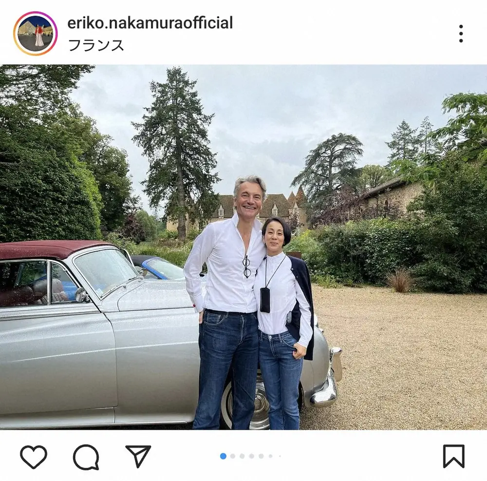 【画像・写真】中村江里子　フランス人夫とクラシックカーでのラリーに参加　夫婦ショットに「素敵」「美男美女」の声