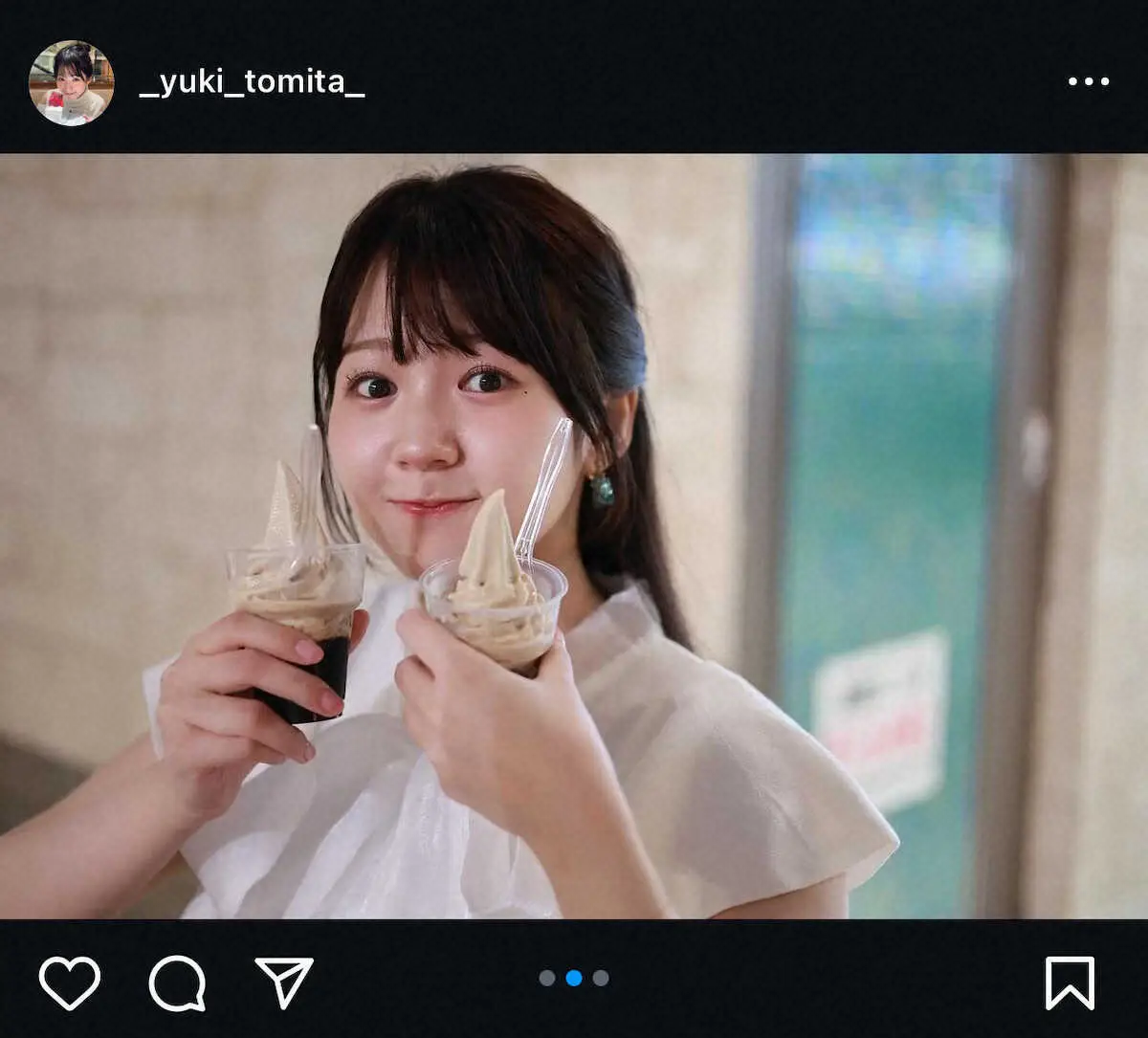 【画像・写真】競馬中継で人気の女子アナ　コーヒーフロートを持ちながらの笑顔S！「ぷくぷく頬っぺ可愛い」の声