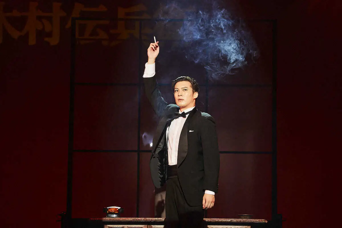 【画像・写真】荒井敦史の父親がスマートフォンの待ち受けにしていた「熱海殺人事件」の1シーン