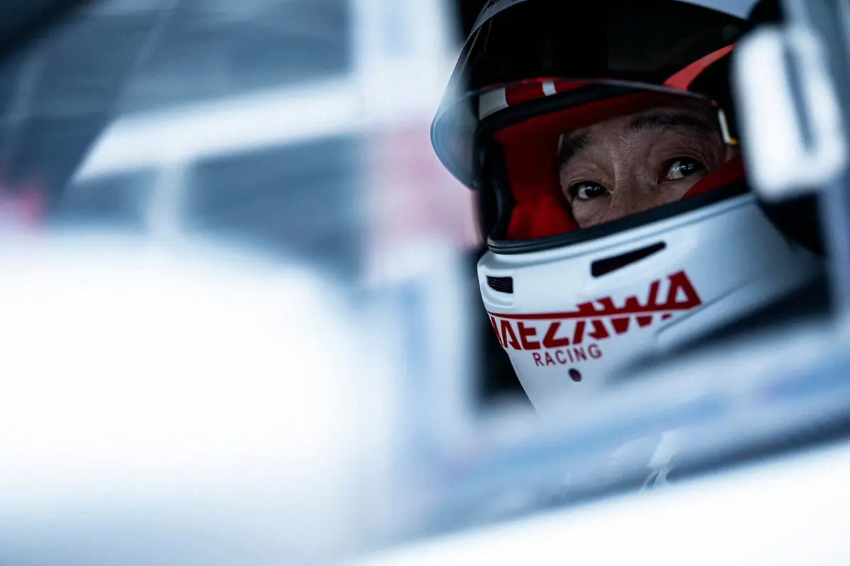 【画像・写真】前澤友作氏　追突事故から20日、レース復帰初日に復活優勝「自分の車での参戦が難しくなった中…」と感謝