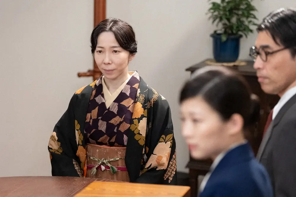 【画像・写真】「虎に翼」後半開幕　寅子アイドル？大庭家を捨て再出発“竹原梅子”に！竹もと勤務　ネット「次は松？」