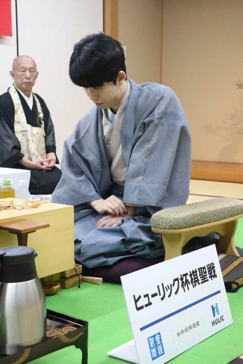 【画像・写真】藤井棋聖　戦型は山崎八段の得意戦法・相掛かり　棋聖戦第3局始まる　勝てば3勝0敗で史上最年少永世称号