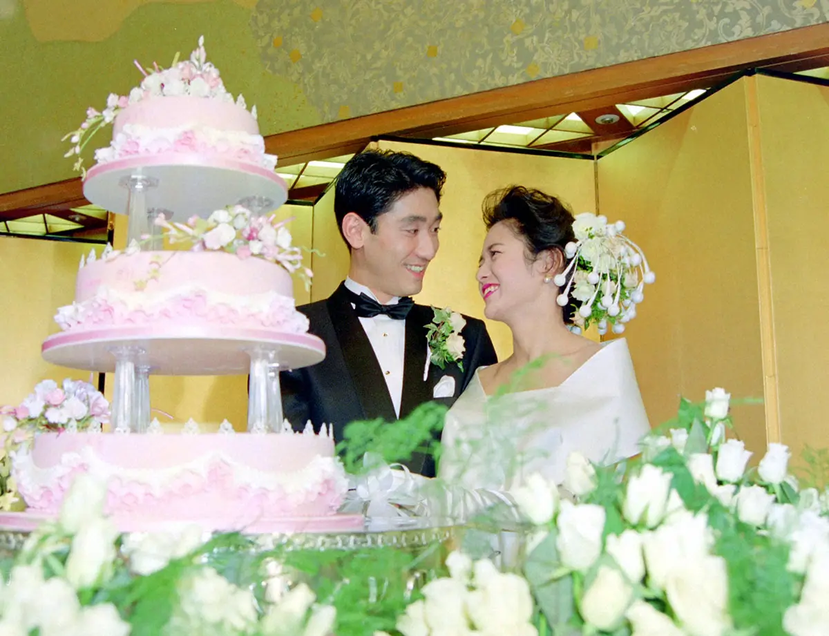 【画像・写真】三田寛子　ウエディングケーキ作りを習った“レジェンド”との2ショに「私の憧れ」「とてもお上品」の声