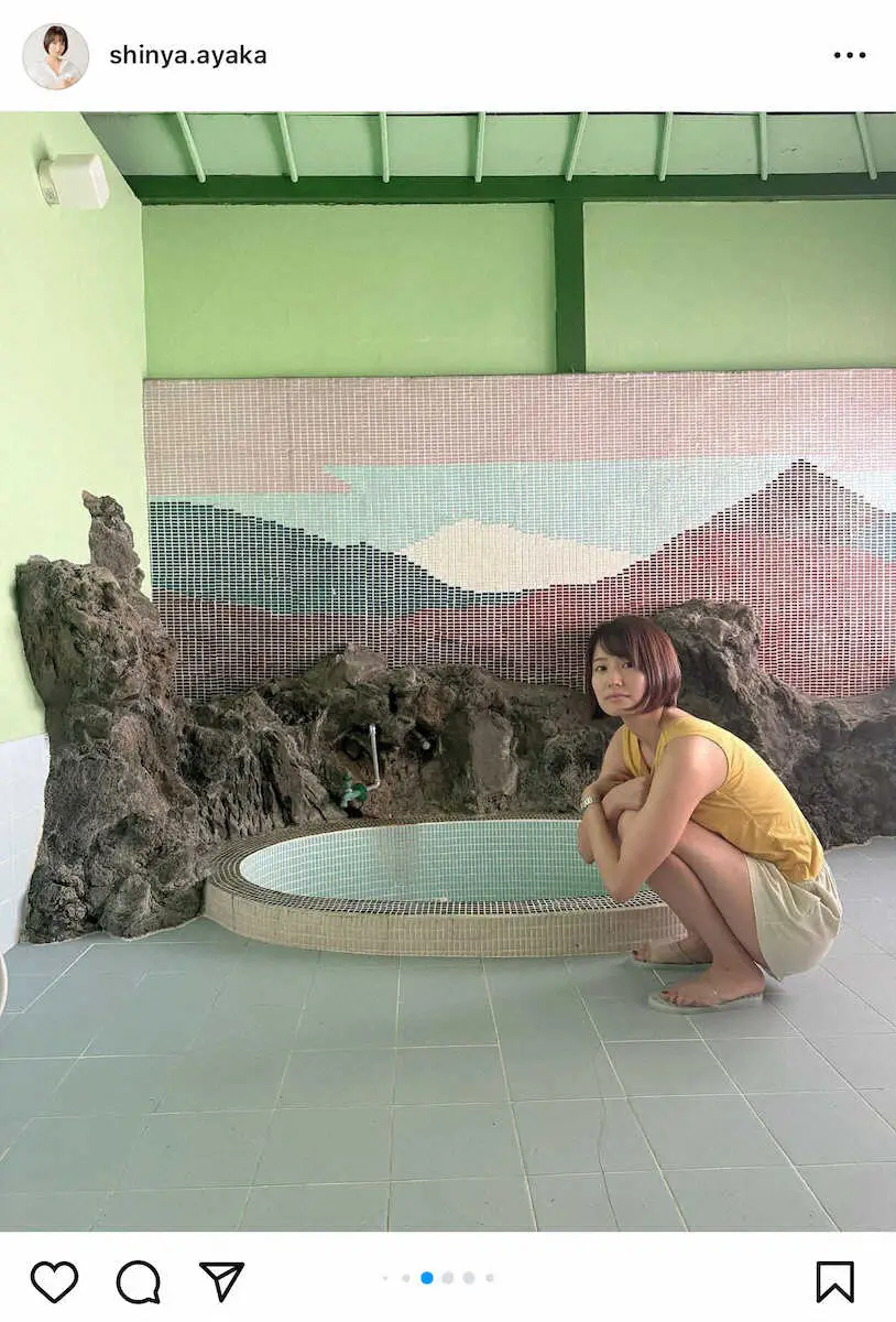 【画像・写真】人気芸人たちが推す福岡女子　レトロ感じるショット！「手足ながっ！」「セクシーな体操座り」の声