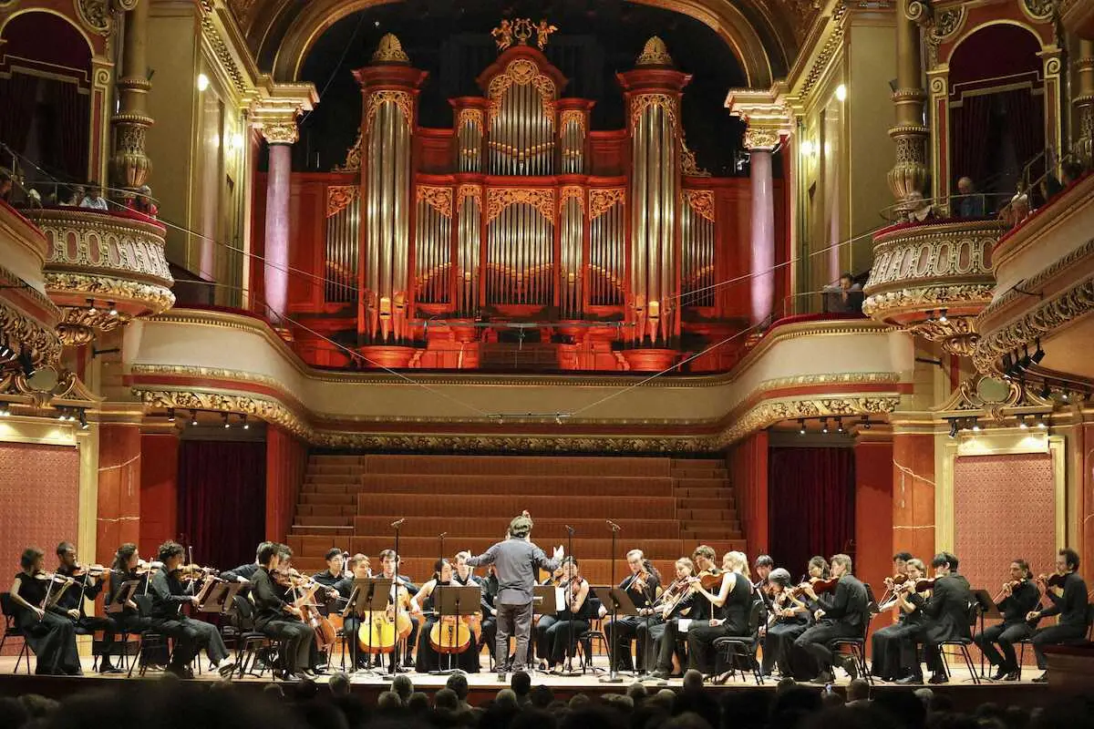 【画像・写真】スイス・ジュネーブで小澤征爾さん追悼コンサート　小澤さん開校の音楽塾の塾生＆卒業生が演奏