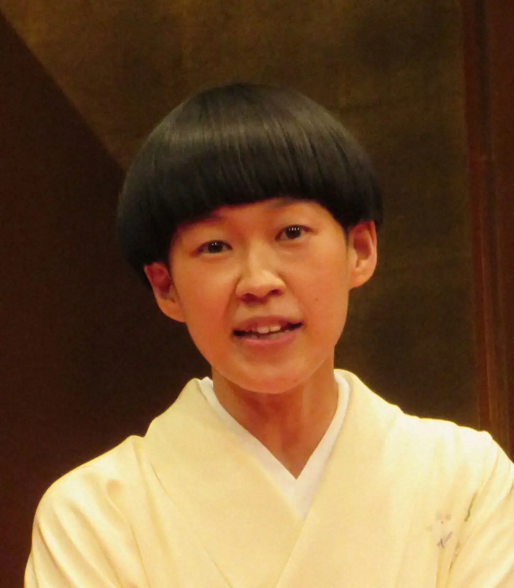 【画像・写真】桂二葉　黒紋付の正装ショットにまさかの総ツッコミ「アラレちゃん出てた？」「極妻感」「BKB？」