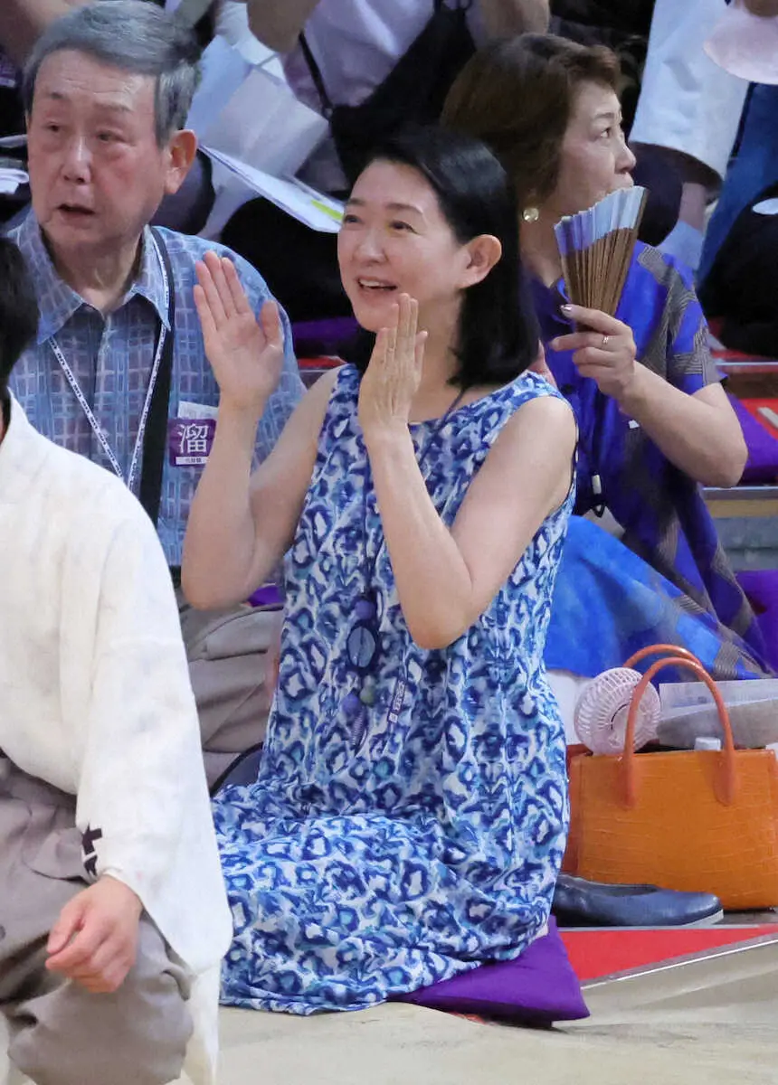 【画像・写真】大相撲名古屋場所　著名人映り込みが話題　紺野美沙子、3代目山の神・神野大地の観戦に「豪華」の声