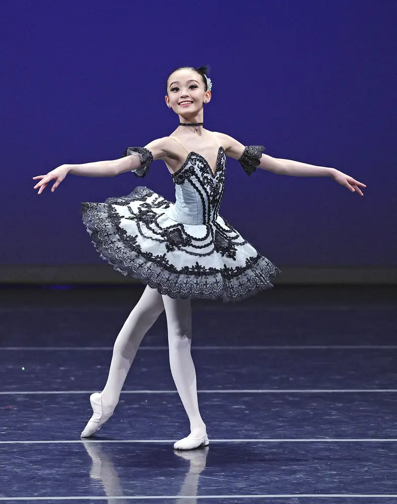 【画像・写真】国際バレエコンクール「ユース・アメリカ・グランプリ」で踊る山田優七さん＝米ニューヨーク（ＬＫ　ＳＴＵＤＩＯ提供・共同）　