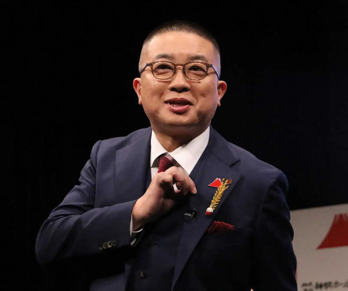 【画像・写真】チョコプラ松尾　長田不在もスーツ姿でGM就任会見　体調不良の相方は「もう一日あると」勘違い？