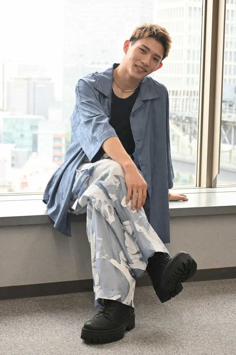 【画像・写真】写真撮影に応じる平野莉玖（撮影・小渕　日向子、スタイリスト・日夏＜YKP＞）