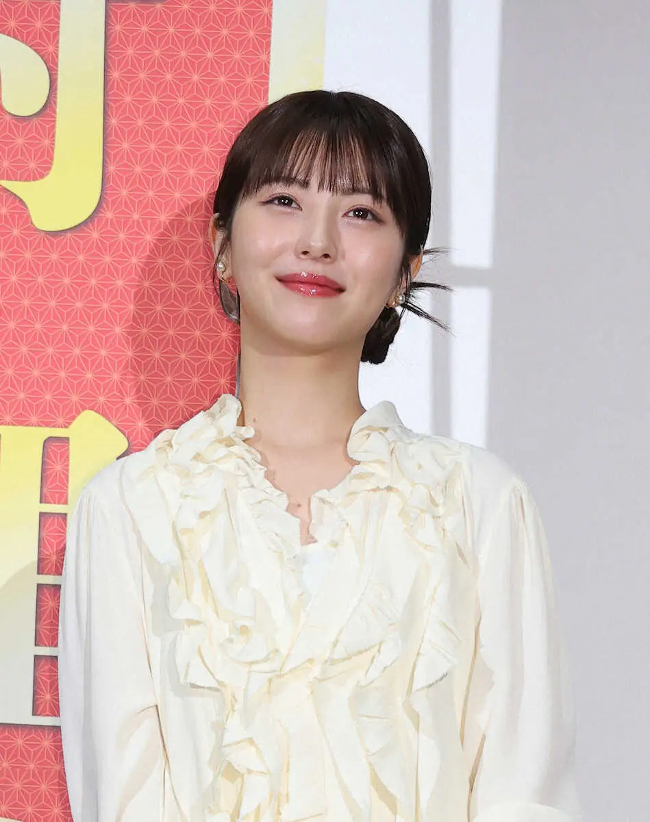 【画像・写真】浜辺美波　「卑弥呼さん」を蘇らせたい　主演映画「もしも徳川家康が総理大臣になったら」初日舞台あいさつ