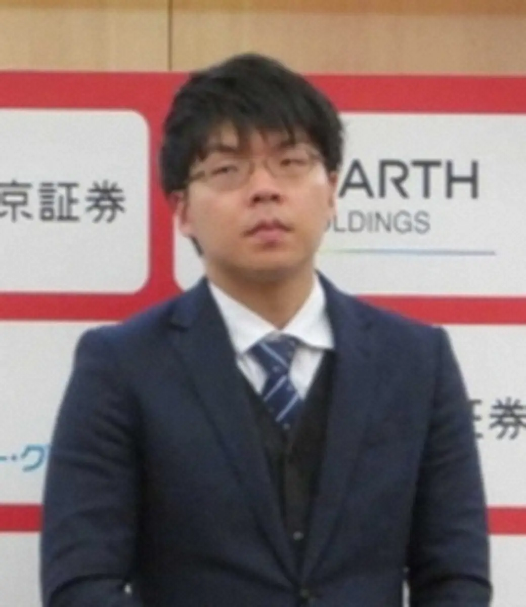 【画像・写真】増田八段　A級最年少26歳が連勝発進　過去10年で昇級組の挑戦確率5割　2回戦で中村八段を破る