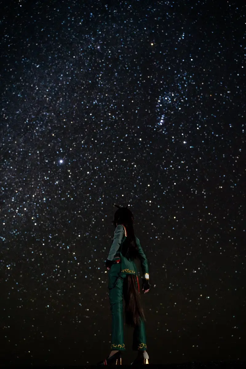【画像・写真】【コスプレ図鑑】これ合成じゃないんだぜ!!小鞠『ウマ娘』シリウスシンボリ　シリウスと奇跡のコラボがエモすぎる