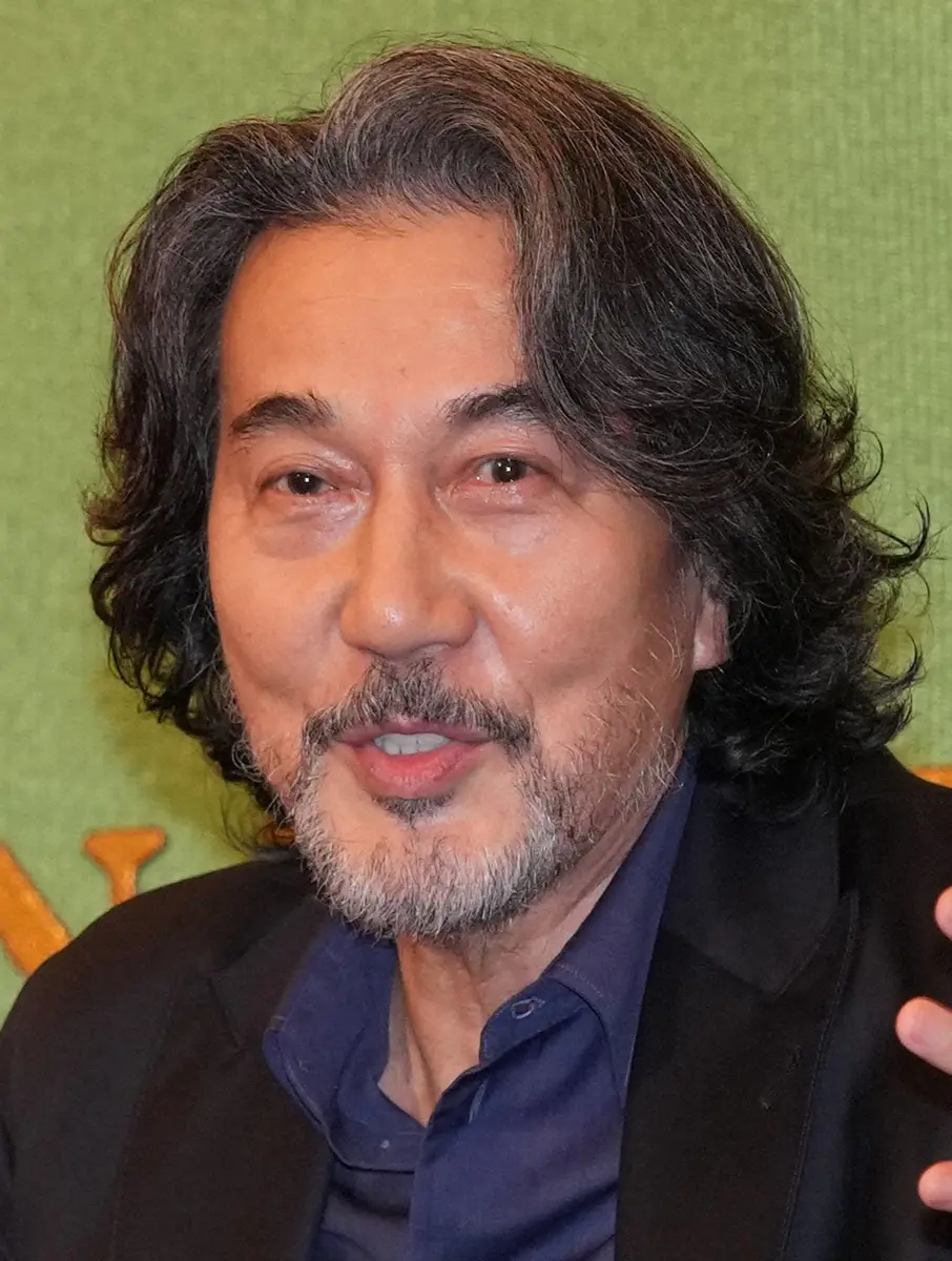 【画像・写真】小栗旬が「これは凄い」と思った俳優　「その役の自然な動きを見せられるから、“ほへ～”ってなる」