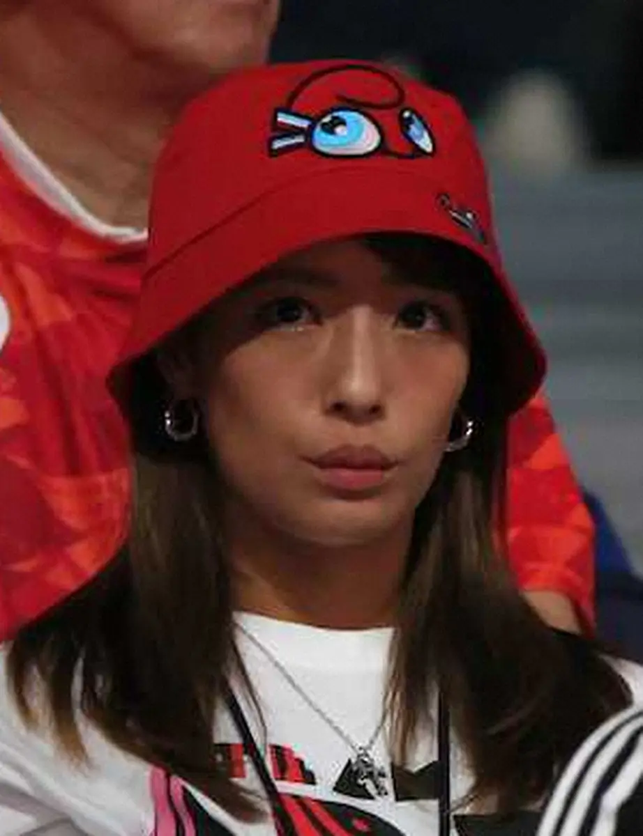 【画像・写真】柔道男子66キロ級の試合を観戦する橋本梨菜